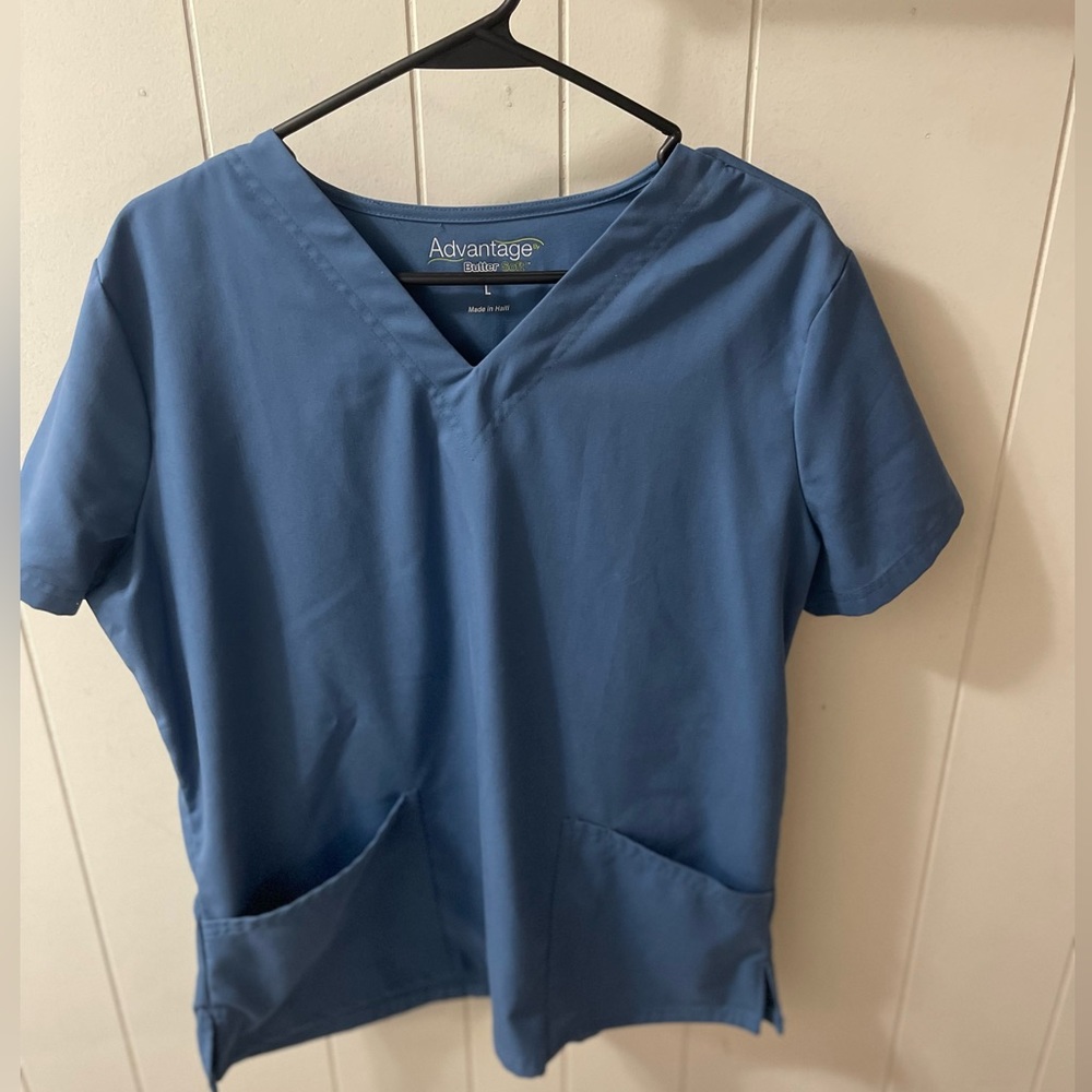 Uniform advantage scrub top blue